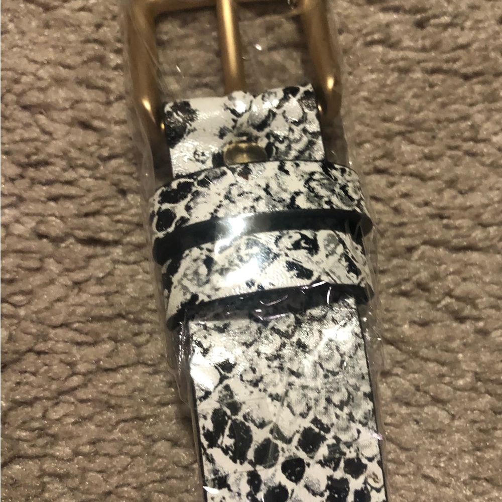 Sadly snakeskin print 38” belt.